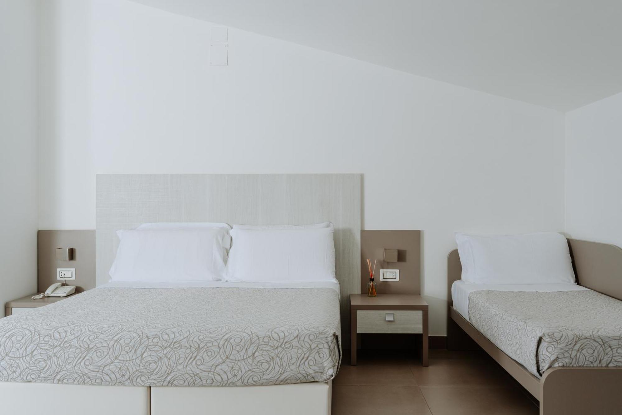 Hotel Caravel Васто Екстер'єр фото