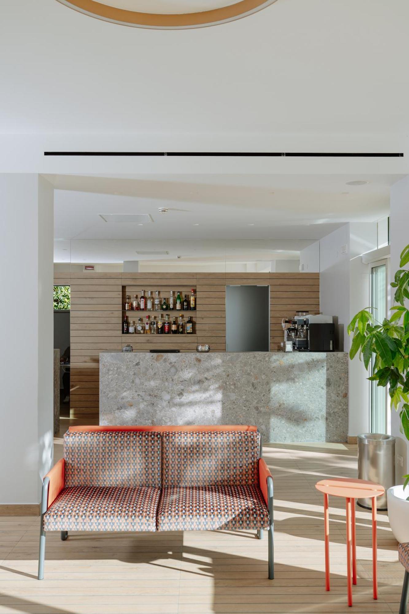 Hotel Caravel Васто Екстер'єр фото